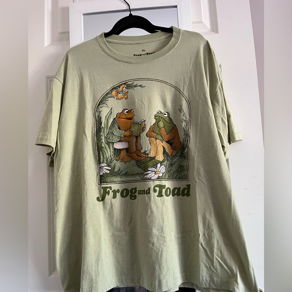 Women’s Frog & Toad Graphic Tee